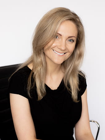 Bio headshot Gala Petrenko